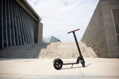 razor electric scooter power core e100 on the side