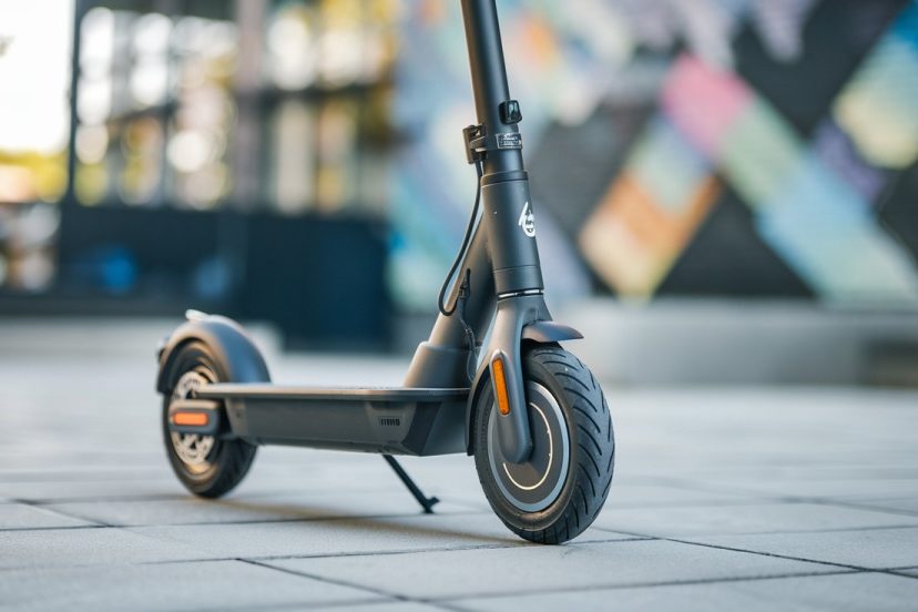 Electric scooter features